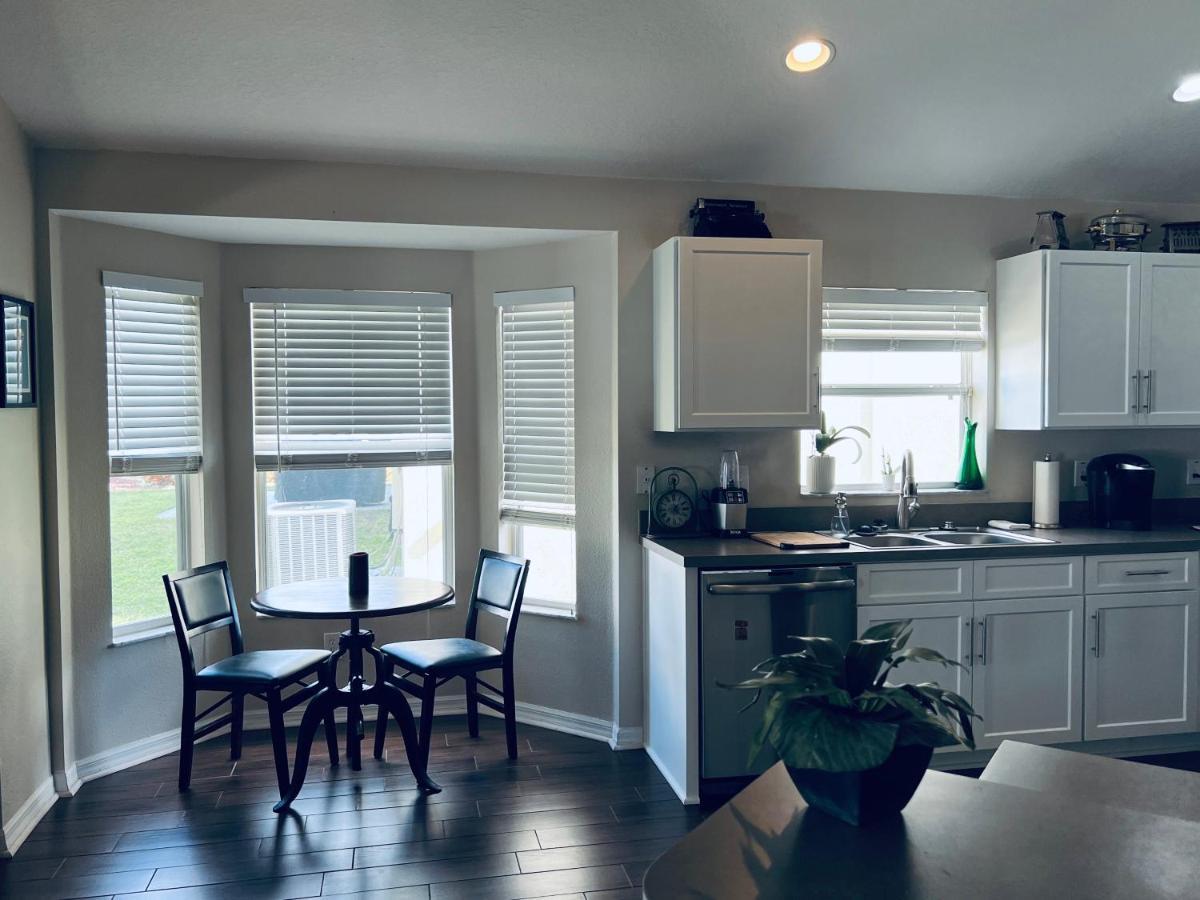 Ruskin Fl Private 2 Bdrm 1 Bath Suite Common Areas Shared With Host And Cat エクステリア 写真
