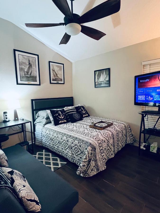 Ruskin Fl Private 2 Bdrm 1 Bath Suite Common Areas Shared With Host And Cat エクステリア 写真